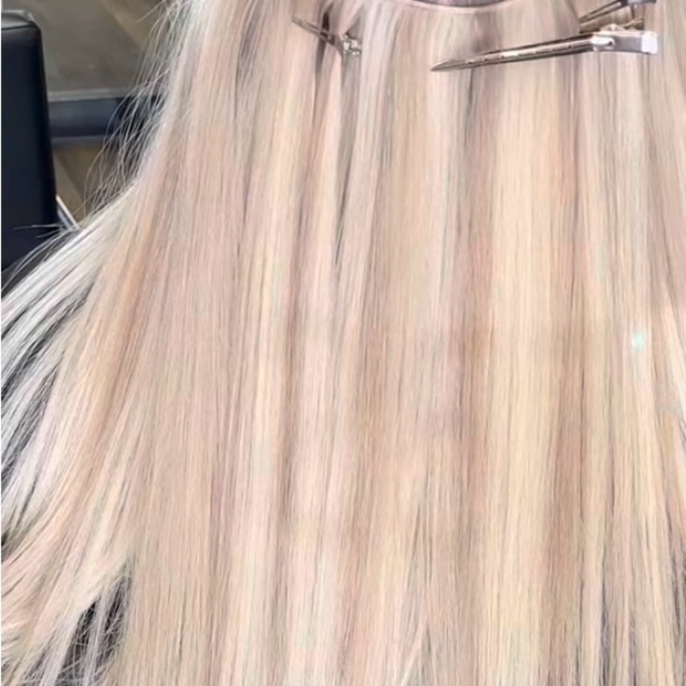 Elegant Light Blonde Hair Extensions - Picture 3 of 5